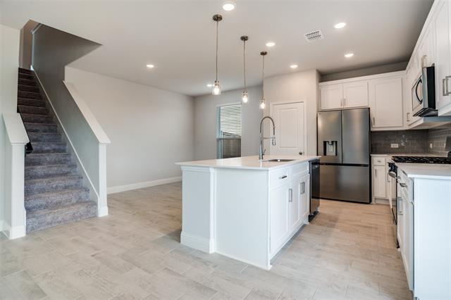 Building Photo - 810 Sicily Blvd