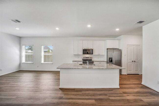 Building Photo - 11955 Pondwood Dr