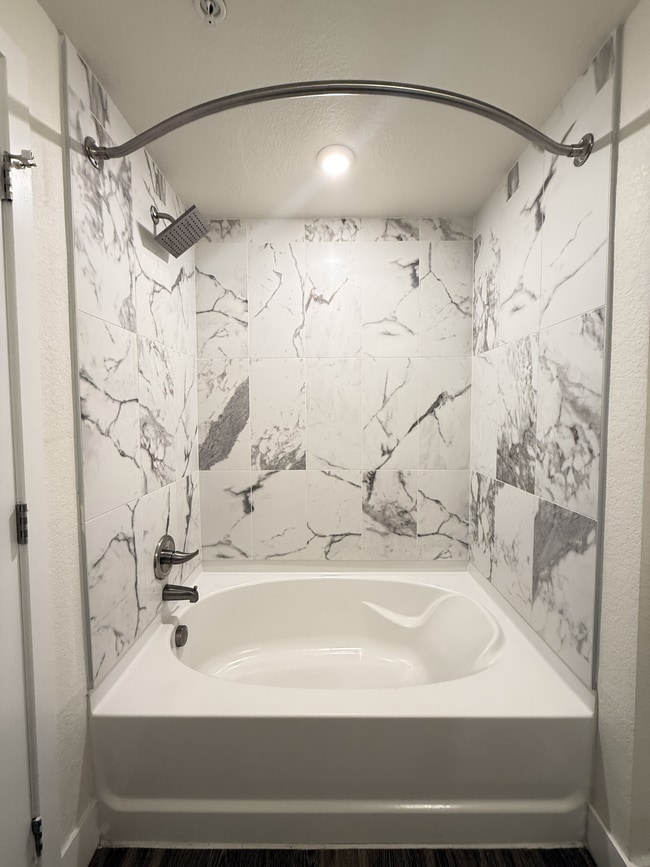 2nd-bathroom-high-line-pointe-2x2-1301-406-mount-bierstadt-2-11-2026.JPG - High Line Pointe