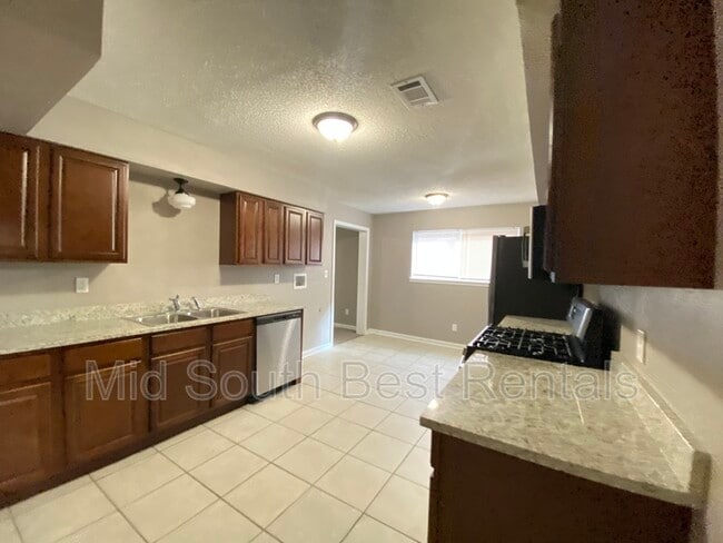 Building Photo - 9022 Reservoir Ct