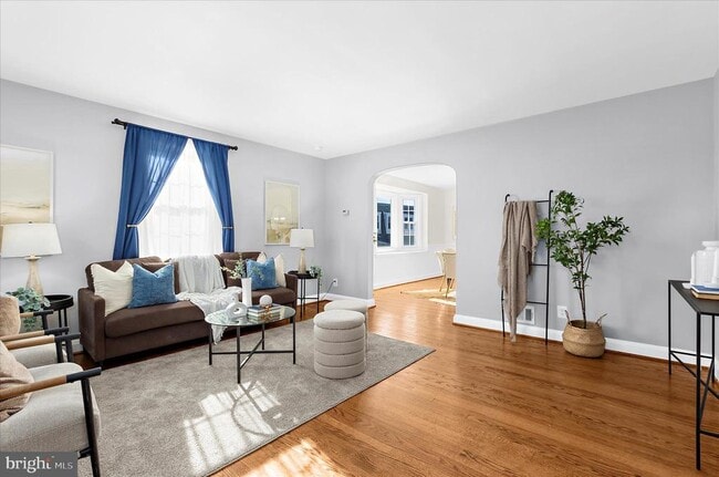 Building Photo - 312 Small Ct