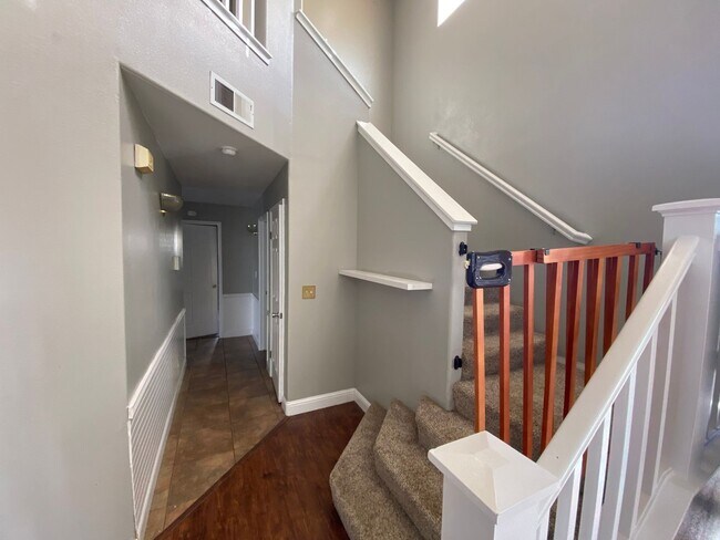 Foto del edificio - Great North Hanford Location