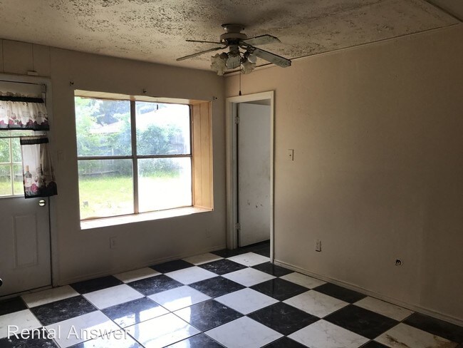Building Photo - 8206 Windy Acres Dr