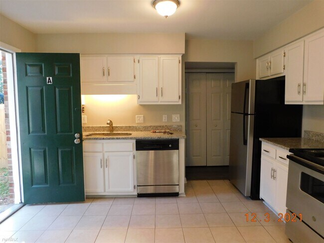 Building Photo - 3 br, 2 bath Duplex - 1335 W Little Creek ...