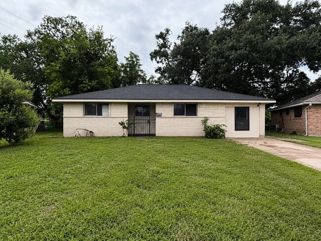 Foto del edificio - 14531 Essendine Ln
