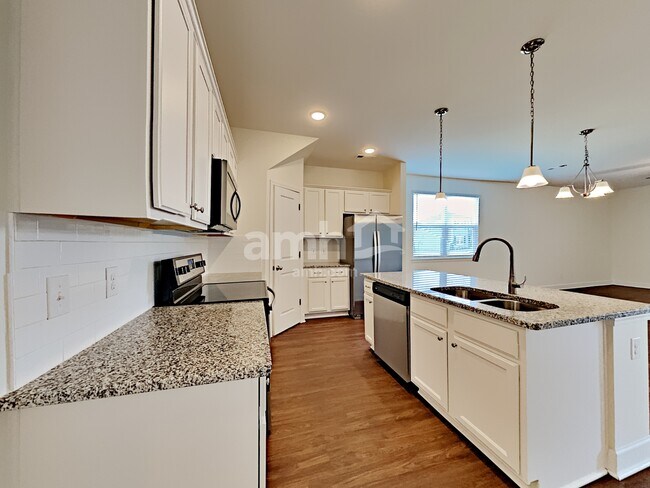 Foto del edificio - 5060 Trailwater Drive