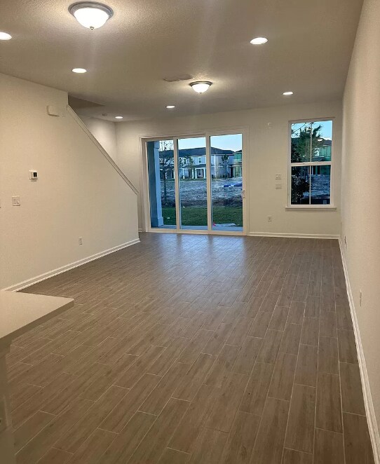 Building Photo - 322 Brandon Lks Dr