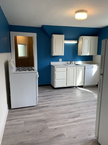Brand-new eat-in kitchen! - 67 Cleverly Ct