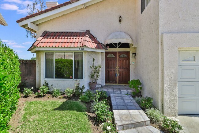 Building Photo - Tarzana 4BR w/downstairs bed + bath, POOL + basketball hoop!