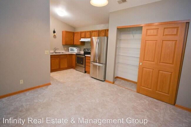 Building Photo - 3 br, 1 bath House - 1876 Deerhaven Ln NE # 2