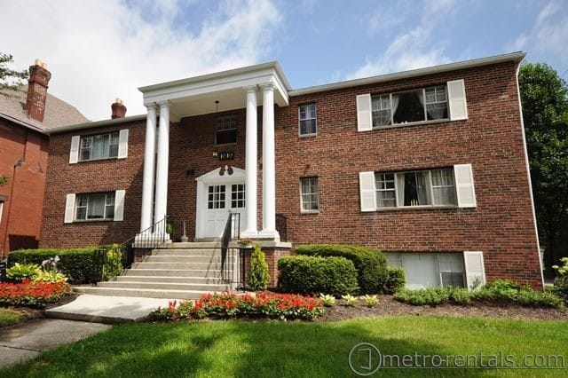 Primary Photo - 1040 Bryden Rd