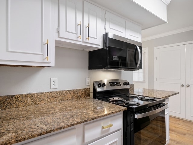 Building Photo - 2822 Linhaven Dr