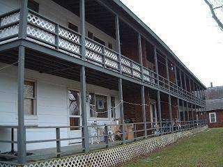 Building Photo - 32 River St
