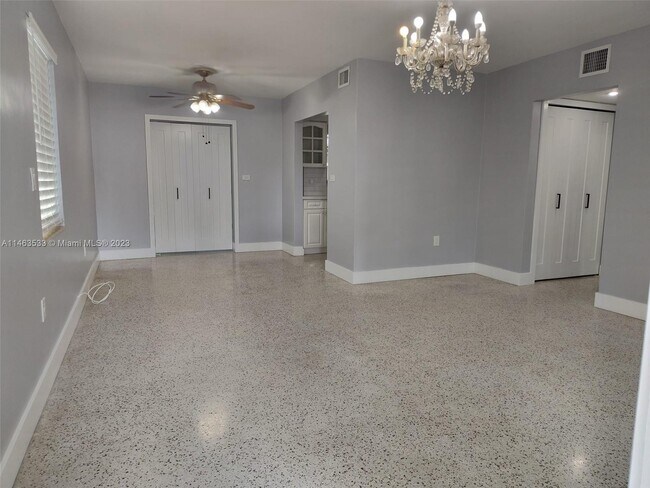 Foto del edificio - 435 NW 127th St