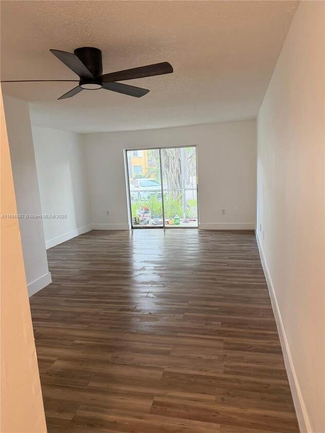 Foto principal - 4344 NW 9th Ave