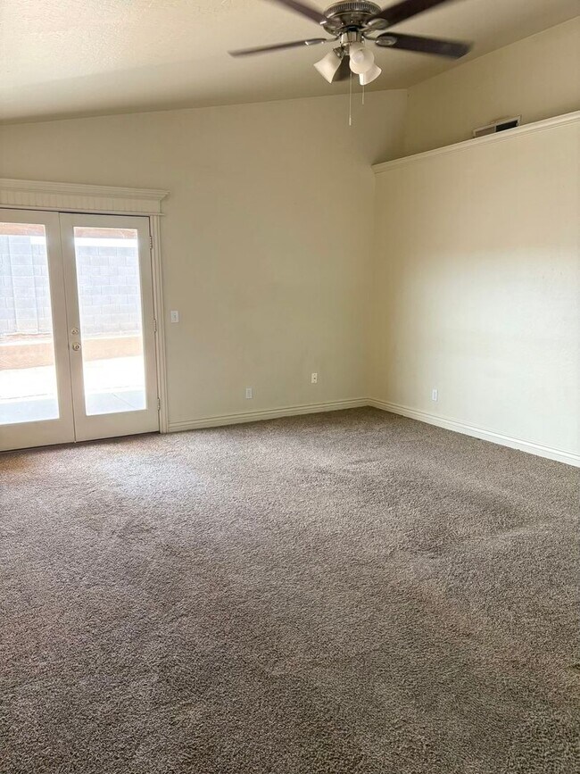 Foto del edificio - **Excellent 3br/2ba/2 car garage HOUSE (UN...