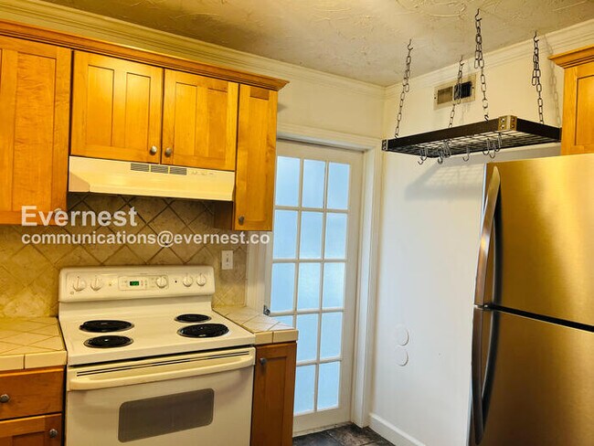 Foto del edificio - 454 Bowling Ave