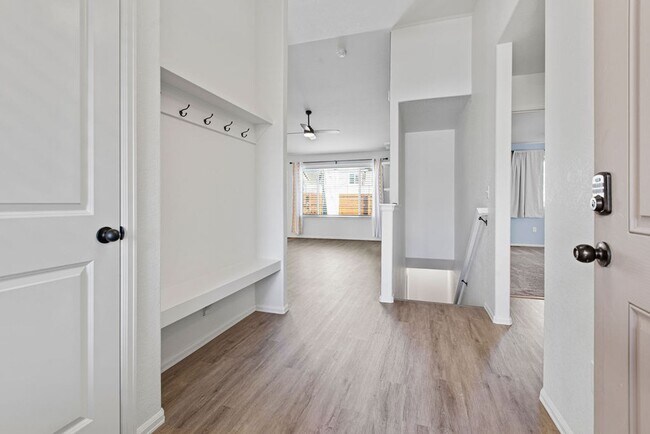 Foto del edificio - Charming 5-Bedroom Ranch Home with Modern Comforts – Pet-Friendly!