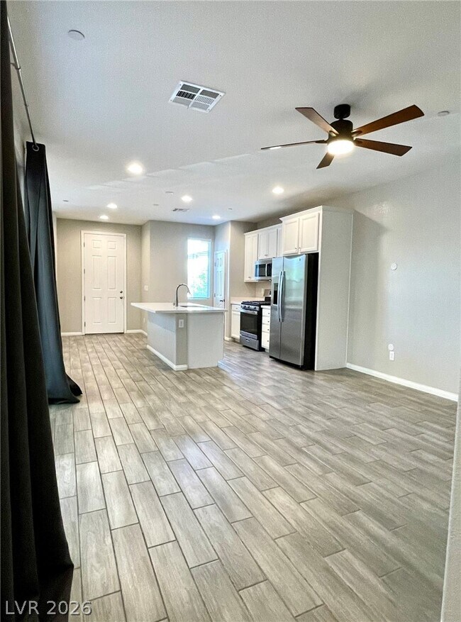 Building Photo - 702 Cottonwood Hl Pl