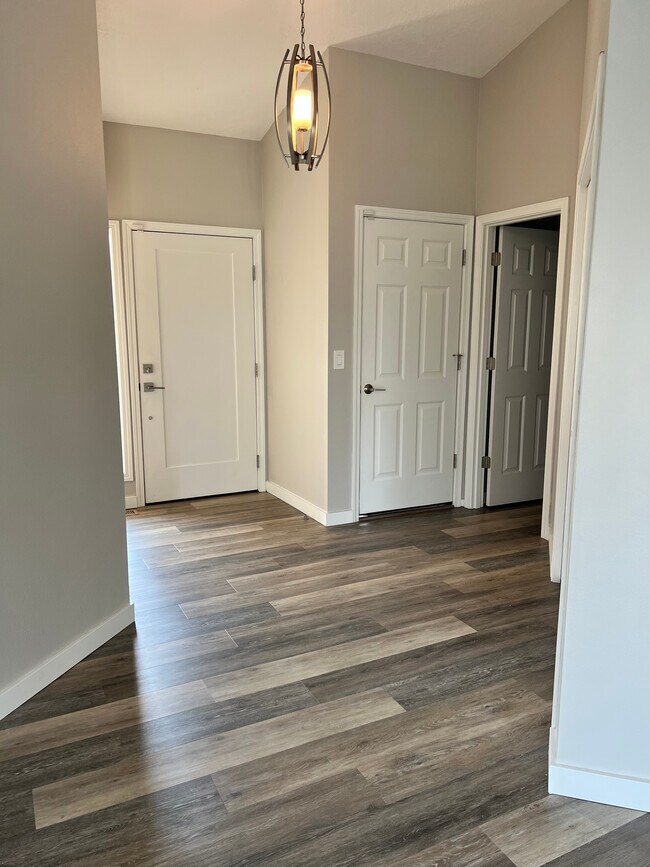 Entrada - 5358 Summerlake St SE