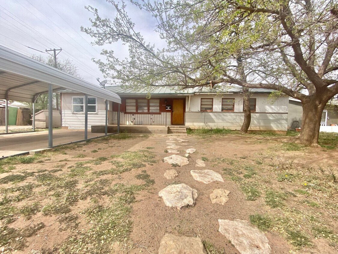 Primary Photo - 3 bed 1 bath newly updated now available