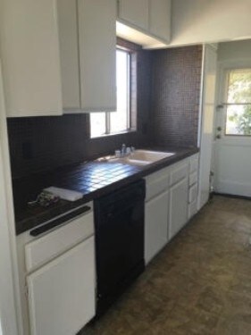 Building Photo - 615 W 40th St