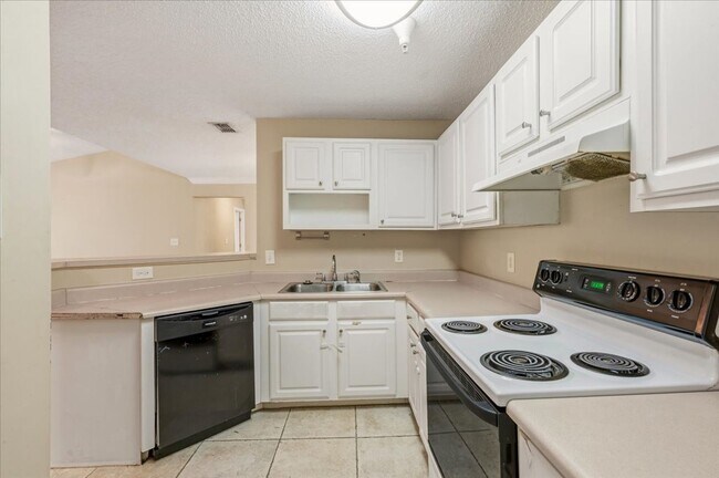 Foto del edificio - Spacious 3BR Condo in Gated White Marsh Island Community | Resort-Style Amenities | Pet-Friendly