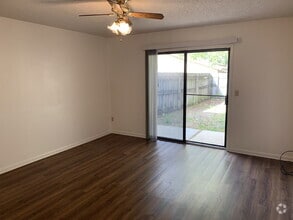 Building Photo - 716 Fairview Dr