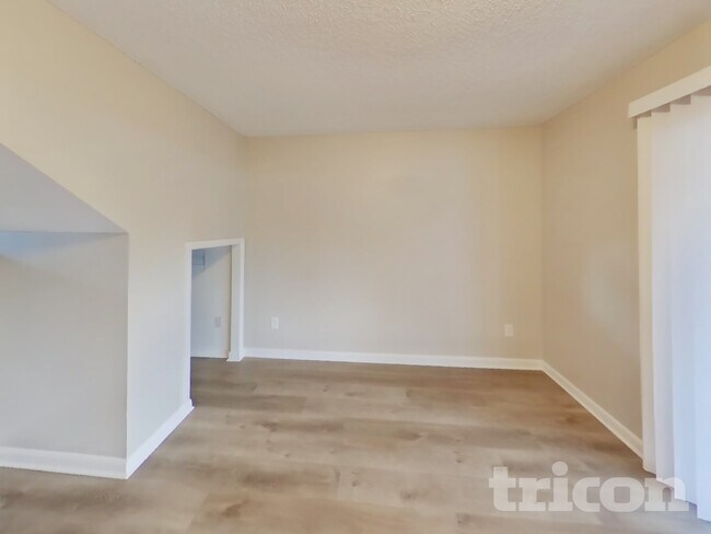 Building Photo - 11011 Greenaire Dr