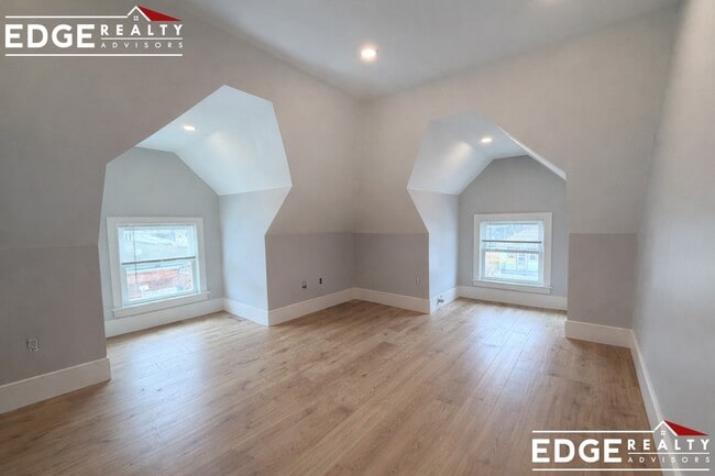 Photo - 28 Brooks St Apartment