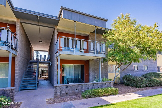 Building Photo - 1630 E Georgia Ave