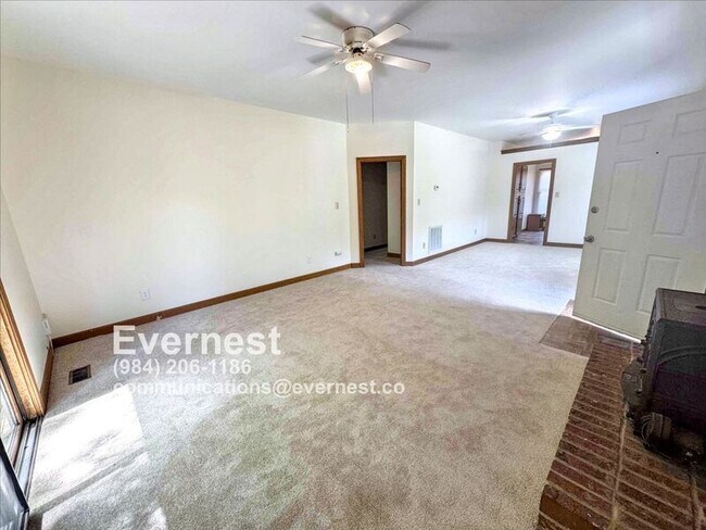 Foto del edificio - 101 Granby Ct