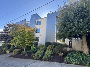 Building Photo - 1250 Taylor Ave N