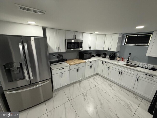 Foto del edificio - 7022 Highbridge Rd