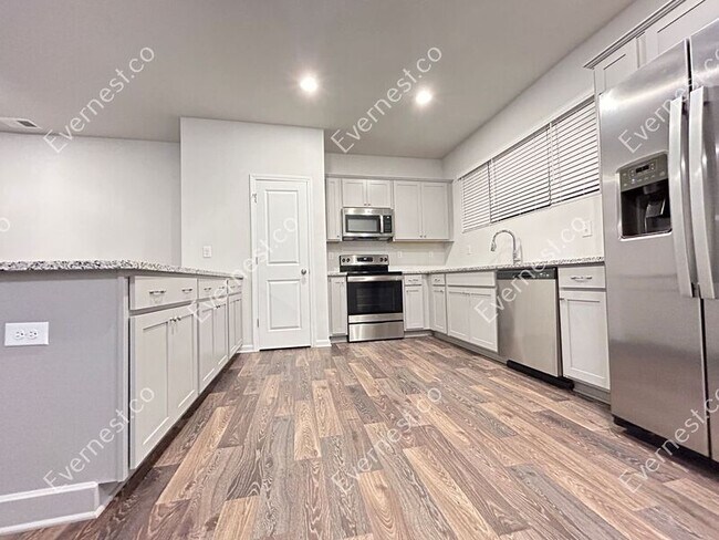 Building Photo - 3151 Meadowstone Ln SW
