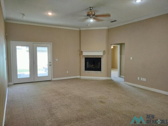 Building Photo - 3845 Benjamin Davis Dr