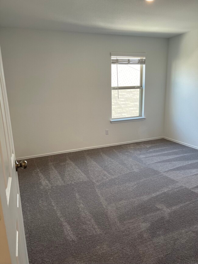 Foto del edificio - 1616 Holly Lk Dr