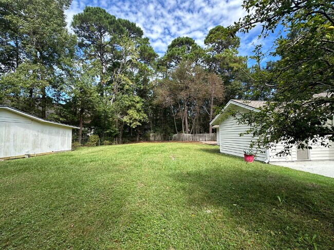 Foto del edificio - Completely Remodeled Ranch Style Home in t...