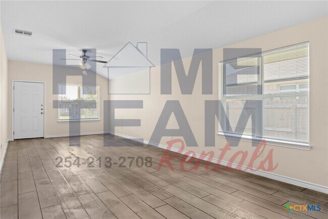 Building Photo - 546 Lost Trl