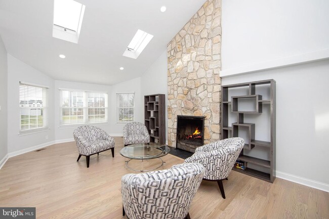 Building Photo - 17 Hardwicke Dr