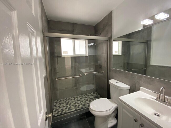 Building Photo - 46 NW 44th St