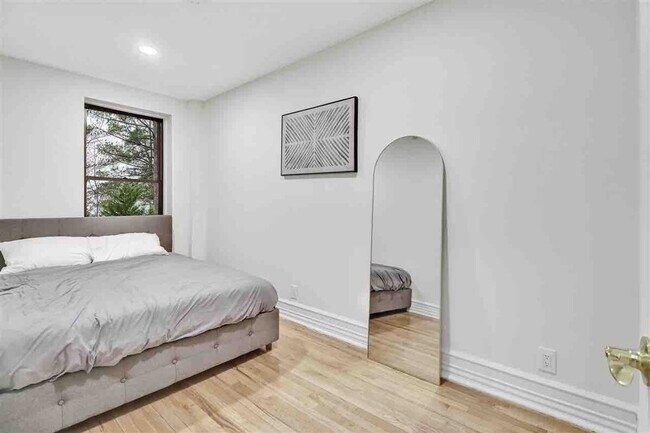 Foto del edificio - 1830 3rd Ave