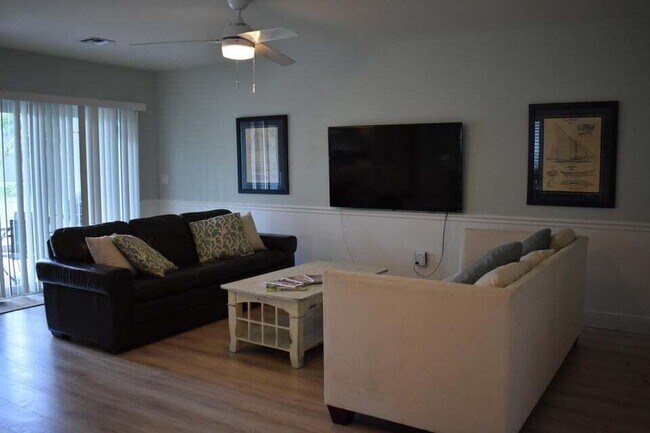 Foto del edificio - 2300 Florida Blvd