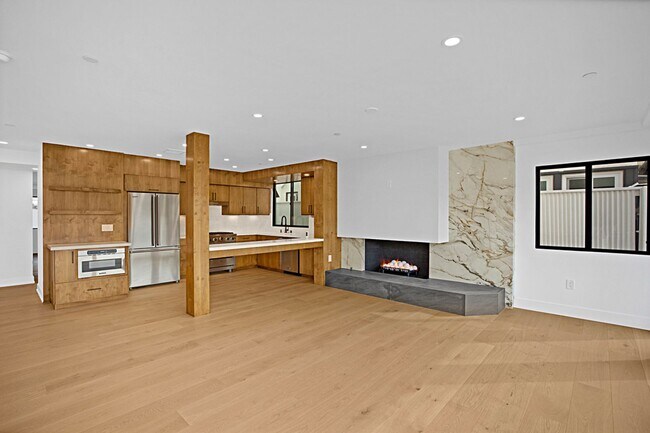 Building Photo - 4017 Channel Pl