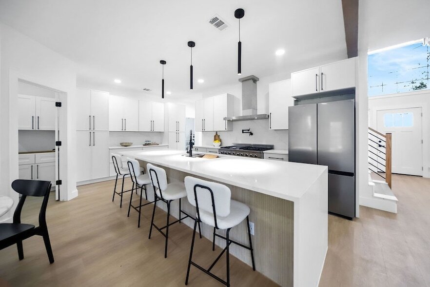Foto principal - 7505 Larchmont Dr