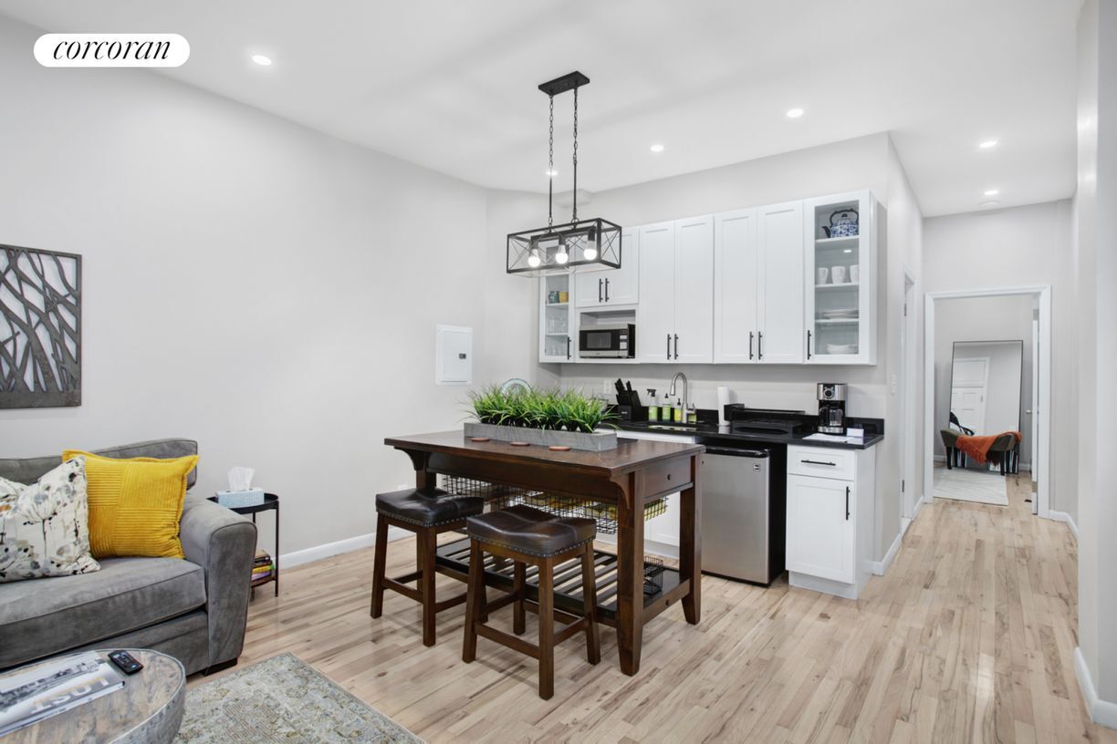 Foto principal - 133 Wyckoff St