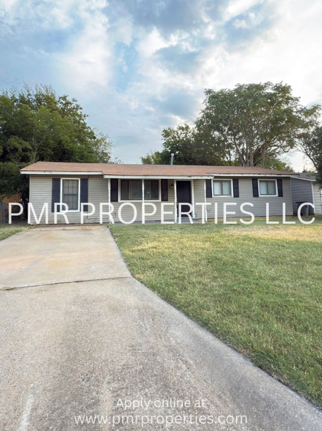 Building Photo - 409 NW Glendale Dr