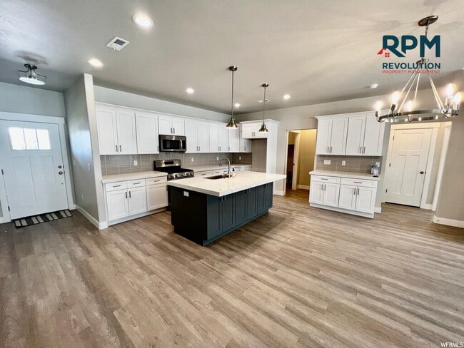 Foto del edificio - Charming 3-Bedroom Haven with 2 Baths and ...