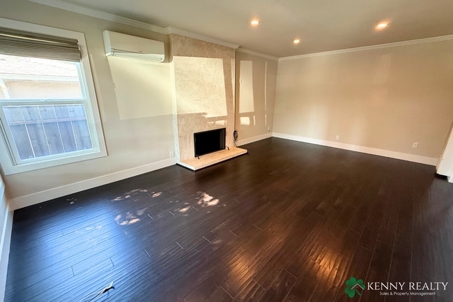 Building Photo - 3 Bedroom, 2 Bathroom (Main House + ADU) -...