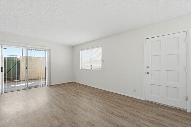 Foto del edificio - Ready to Move In - Two Bedrooms!